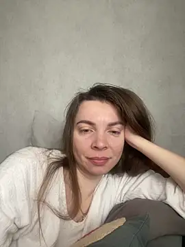 Snapshot of Luna2547 chatting on March 22, 2026, 6:39 am Luna2547 online show from March 22, 2026, 6:39 am