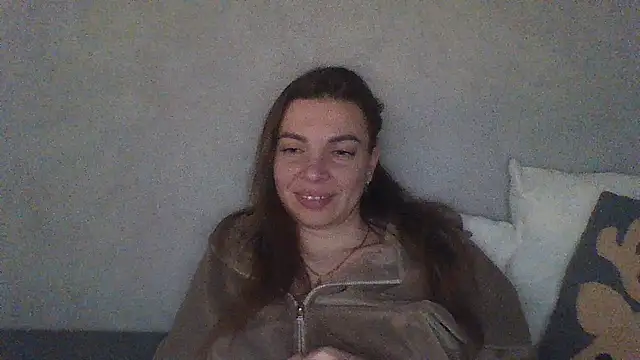 Snapshot of Luna2547 chatting on April 5, 2026, 5:54 pm Luna2547 online show from April 5, 2026, 5:54 pm