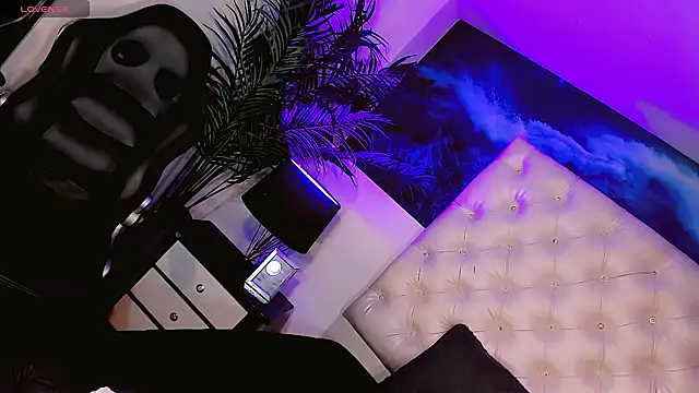 Valentiina Foxx online show from July 4, 2026, 11:16 am