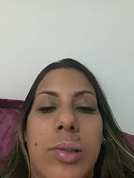 kifanyy online show from April 17, 2026, 2:03 am