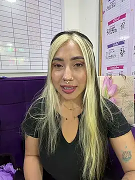 ManuelaVeeleez online show from June 13, 2026, 3:59 am