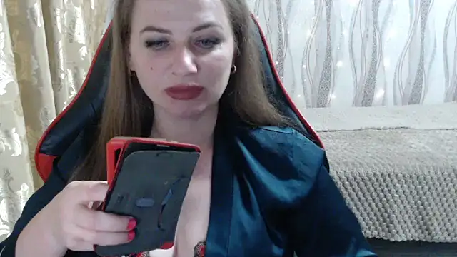 Snapshot of LioraW chatting on March 5, 2026, 10:06 pm LioraW online show from March 5, 2026, 10:06 pm