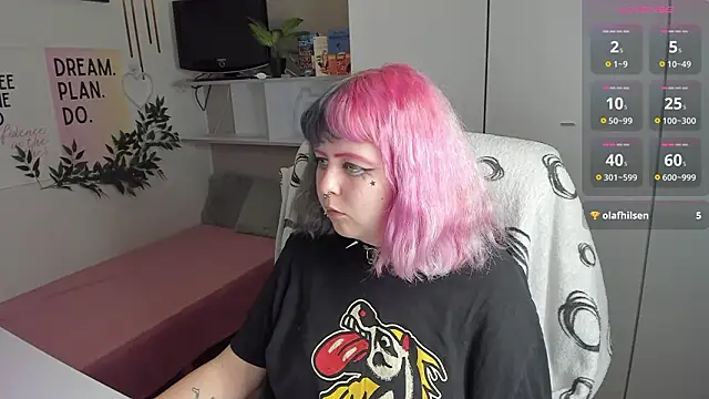 Snapshot of CherryBounce chatting on March 13, 2026, 9:21 pm CherryBounce online show from March 13, 2026, 9:21 pm