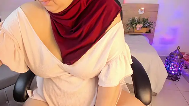  Azahaaraa  online show from May 30, 2026, 3:36 am