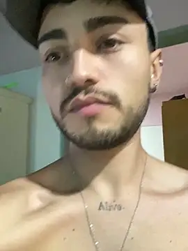 Snapshot of Lucasss2204 chatting on March 16, 2026, 5:44 am Lucasss2204 online show from March 16, 2026, 5:44 am