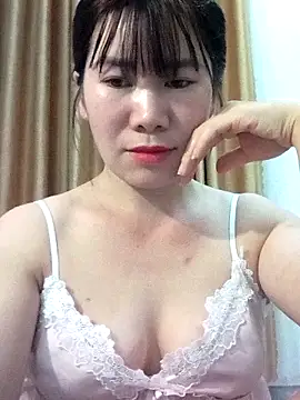 Bondgirl 9 online show from May 13, 2026, 5:32 pm