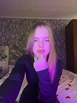 Snapshot of KayShaw chatting on March 24, 2026, 1:43 am KayShaw online show from March 24, 2026, 1:43 am