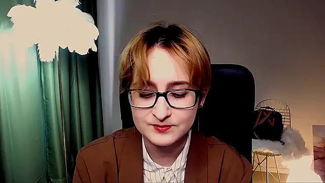 LixeLuna online show from May 5, 2026, 6:32 am