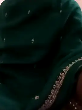 Snapshot of niyashree100 chatting on March 5, 2026, 12:56 pm niyashree100 online show from March 5, 2026, 12:56 pm