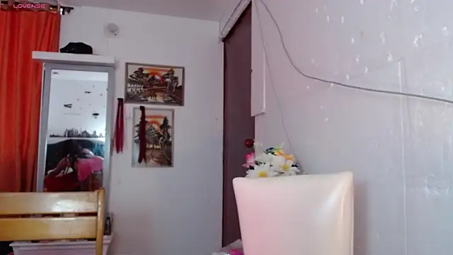 jenniferkarsong online show from April 6, 2026, 9:49 pm