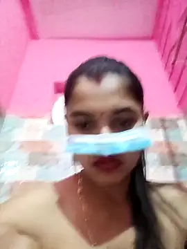Sexy Sonniyaa online show from May 3, 2026, 9:10 pm