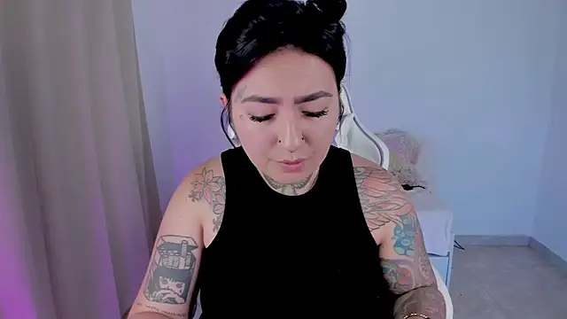 heeyy kitty online show from March 25, 2026, 2:34 pm