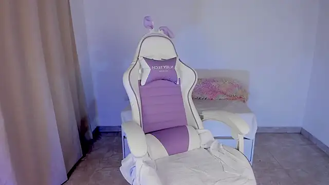 heeyy kitty online show from March 28, 2026, 4:28 pm