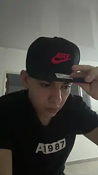 Snapshot of yan_oficiall chatting on March 4, 2026, 2:17 am yan oficiall online show from March 4, 2026, 2:17 am