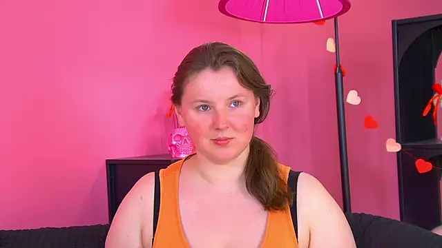 MelodyMoores online show from July 6, 2026, 6:43 am