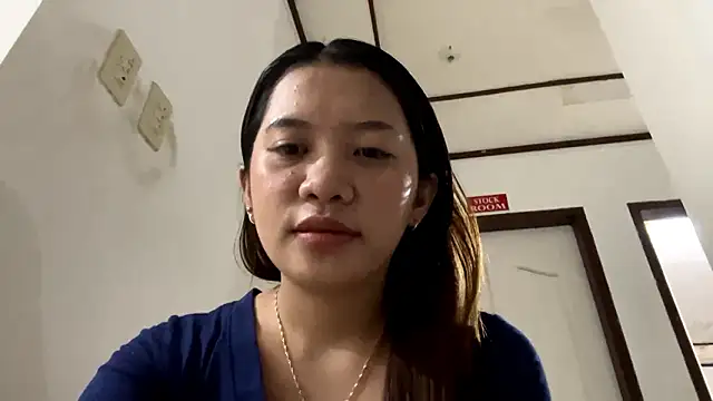 Snapshot of HedwigLipinsky chatting on March 6, 2026, 12:12 pm HedwigLipinsky online show from March 6, 2026, 12:12 pm