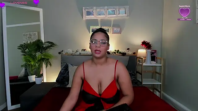 Snapshot of NaughtyTyra chatting on April 20, 2026, 7:55 am NaughtyTyra online show from April 20, 2026, 7:55 am