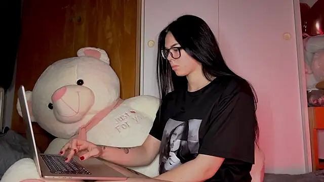 Snapshot of FloppingPrimary chatting on March 17, 2026, 11:41 pm FloppingPrimary online show from March 17, 2026, 11:41 pm