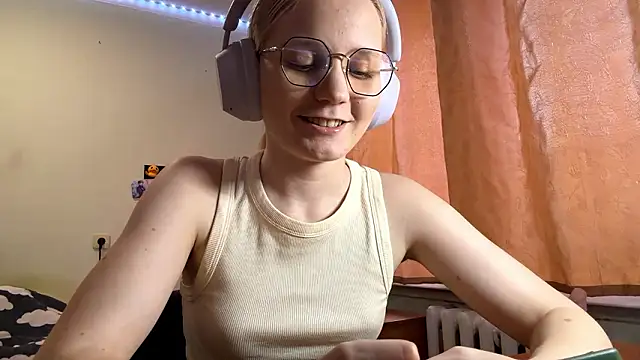 Snapshot of LolaSpermina chatting on March 6, 2026, 2:13 pm LolaSpermina online show from March 6, 2026, 2:13 pm