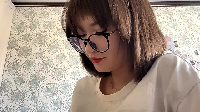 Snapshot of Bella_Voraesynd chatting on March 5, 2026, 12:34 pm Bella Voraesynd online show from March 5, 2026, 12:34 pm