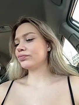 Snapshot of Girl_Mia chatting on March 6, 2026, 6:54 am Girl Mia online show from March 6, 2026, 6:54 am