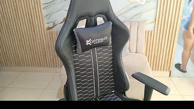 Snapshot of Akari_21 chatting on March 5, 2026, 12:34 pm Akari 21 online show from March 5, 2026, 12:34 pm