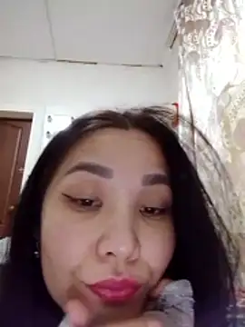 Snapshot of HollyXMolly chatting on March 9, 2026, 4:11 pm HollyXMolly online show from March 9, 2026, 4:11 pm