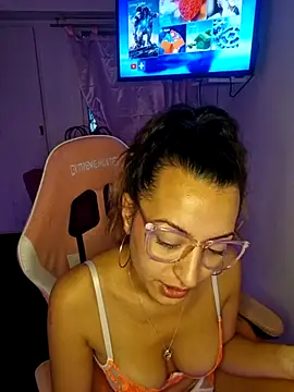 Snapshot of Amayasornistar chatting on March 5, 2026, 10:28 pm Amayasornistar online show from March 5, 2026, 10:28 pm