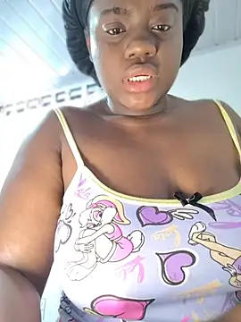 Snapshot of YourLiaa_ chatting on April 19, 2026, 7:38 pm YourLiaa online show from April 19, 2026, 7:38 pm