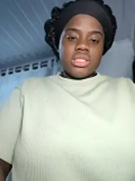 Snapshot of YourLiaa_ chatting on April 23, 2026, 5:41 am YourLiaa online show from April 23, 2026, 5:41 am