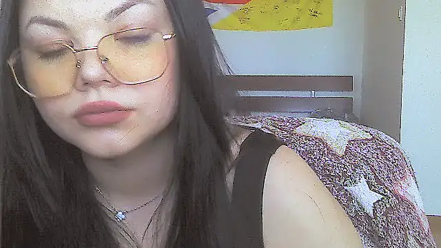 Snapshot of vvikkiii chatting on March 5, 2026, 1:29 pm vvikkiii online show from March 5, 2026, 1:29 pm