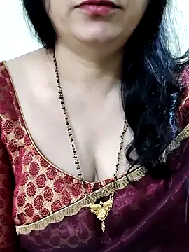 Yazhini-Cam online show from June 16, 2026, 1:58 pm