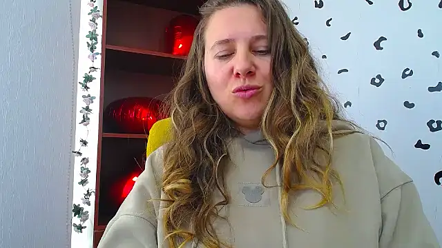 Snapshot of Nionelly chatting on March 5, 2026, 12:56 pm Nionelly online show from March 5, 2026, 12:56 pm