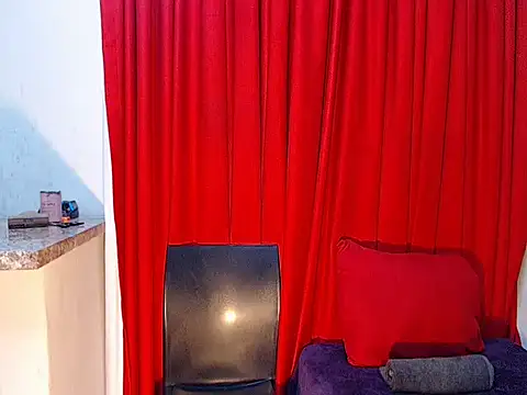 DarkDivva18 online show from May 13, 2026, 8:23 am