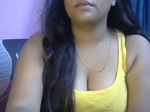 QUEEN-OF-QUEEN online show from July 2, 2026, 6:58 pm