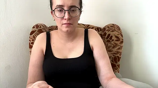 Snapshot of SofiaTease chatting on April 13, 2026, 12:21 pm SofiaTease online show from April 13, 2026, 12:21 pm