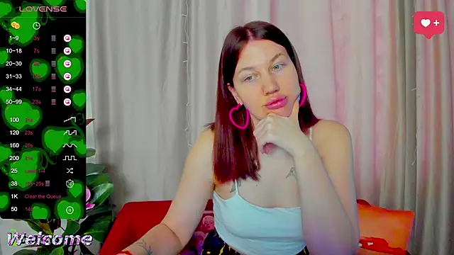 Snapshot of LilllyMoon chatting on March 20, 2026, 2:05 am LilllyMoon online show from March 20, 2026, 2:05 am