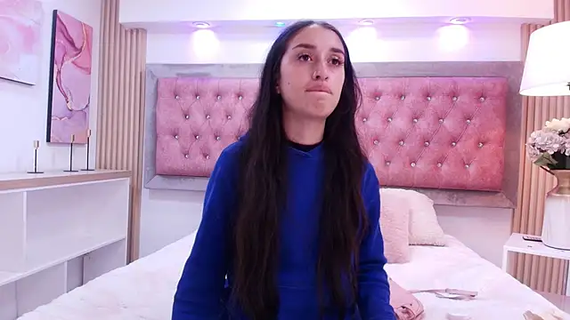 Snapshot of Shy_Cherry_ chatting on April 7, 2026, 1:11 pm Shy Cherry online show from April 7, 2026, 1:11 pm