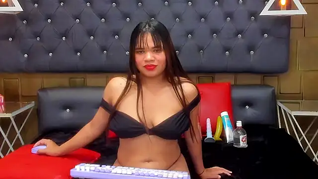 CaroBeltran online show from May 11, 2026, 7:44 pm