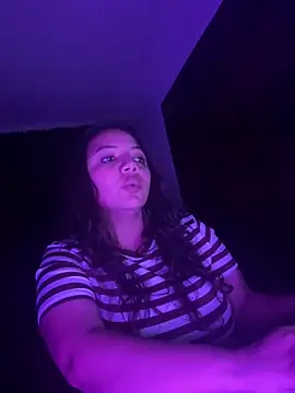 cute snowlove online show from April 12, 2026, 12:15 am