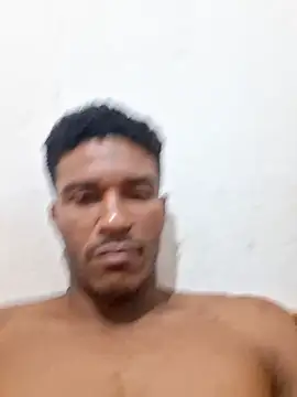 Snapshot of roariel chatting on March 7, 2026, 1:24 am roariel online show from March 7, 2026, 1:24 am