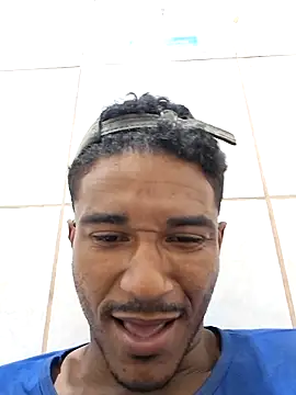 Snapshot of roariel chatting on March 7, 2026, 3:20 pm roariel online show from March 7, 2026, 3:20 pm