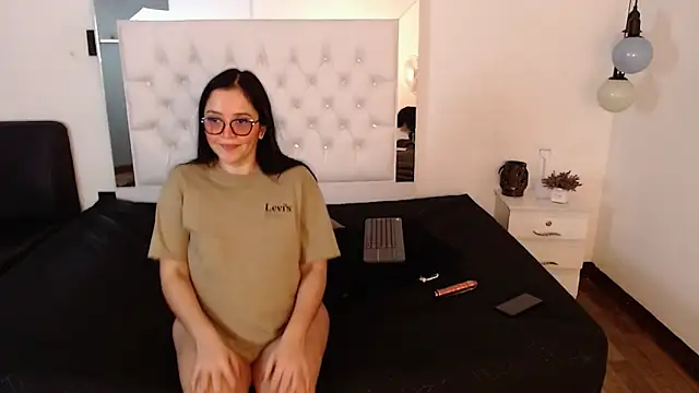 Snapshot of charlott_imp chatting on March 7, 2026, 1:08 pm charlott imp online show from March 7, 2026, 1:08 pm