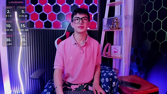 Cristopher Wild online show from June 27, 2026, 8:36 pm