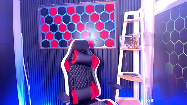 Cristopher Wild online show from July 1, 2026, 8:30 pm