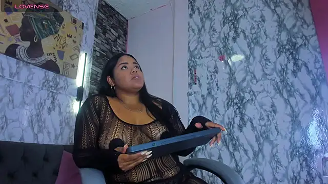 Snapshot of Emily_Levis chatting on March 10, 2026, 5:51 pm Emily Levis online show from March 10, 2026, 5:51 pm