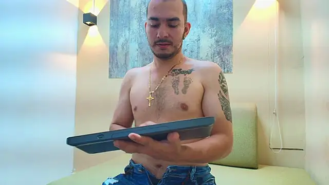 Snapshot of LUCA_KINGG chatting on March 12, 2026, 7:53 pm LUCA KINGG online show from March 12, 2026, 7:53 pm