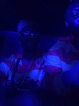 Snapshot of suggar_mommy777 chatting on March 6, 2026, 5:04 am suggar mommy777 online show from March 6, 2026, 5:04 am