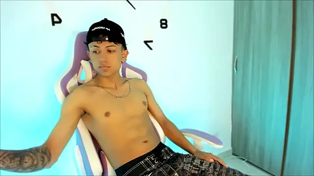 Snapshot of dominik_jackson_ chatting on March 7, 2026, 12:29 am dominik jackson online show from March 7, 2026, 12:29 am