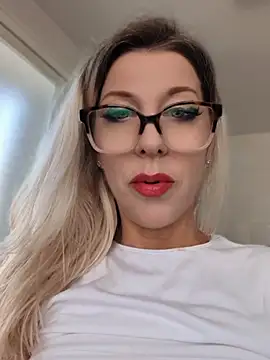 ManuelaX online show from March 23, 2026, 9:57 am